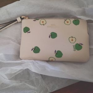 COACH Apple Wristlet New With Tags